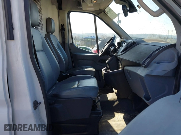 2017 Ford Transit z VIN 1FTYR2CM2HKA84048, wystawiony jako IAAI lot #42061360 z przebiegiem 219 456 mil mil oraz . Historia ofert i sprzedaży dostępna na DreamBid. Obrazek 5.