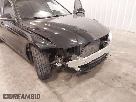 2018 BMW 3 Series 320i xDrive with VIN WBA8E5G5XJNU46855, listed as a IAAI auction lot 41526290 with 68,720 mi miles. Bid and sale history available at carsss.com. Image 18.