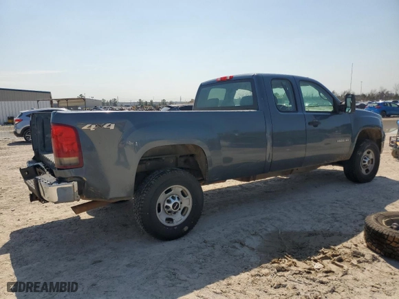 2011 GMC Sierra 2500HD Work Truck with VIN 1GT22ZCG1BZ463232, listed as a Copart auction lot 47399555 with 219,744 mi miles and Clean Title. Bid and sale history available at carsss.com. Image 3.
