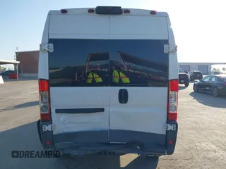 2015 Ram ProMaster Cargo z VIN 3C6TRVDG8FE501040, wystawiony jako IAAI lot #41973468 z przebiegiem 151 465 mil mil oraz . Historia ofert i sprzedaży dostępna na DreamBid. Obrazek 16.
