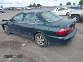 2000 Honda Accord SE with VIN 1HGCG5677YA117267, listed as a IAAI auction lot 42340016 with Not provided miles and . Bid and sale history available at DreamBid. Image 3.