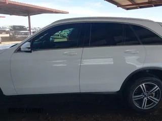 2020 Mercedes-Benz GLC 300 with VIN WDC0G8DBXLF736610, listed as a IAAI auction lot 42353177 with 45,652 mi miles and . Bid and sale history available at DreamBid. Image 15.
