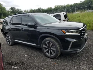 2024 Honda Pilot Elite with VIN 5FNYG1H85RB000279, listed as a Copart auction lot 69531174 with 8,664 mi miles and Salvage Title. Bid and sale history available at carsss.com. Image 4.