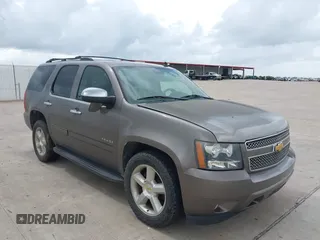 2011 Chevrolet Tahoe LT z VIN 1GNSCBE06BR246058, wystawiony jako IAAI lot #42162112 z przebiegiem 262 734 mil mil oraz . Historia ofert i sprzedaży dostępna na DreamBid. Obrazek 1.