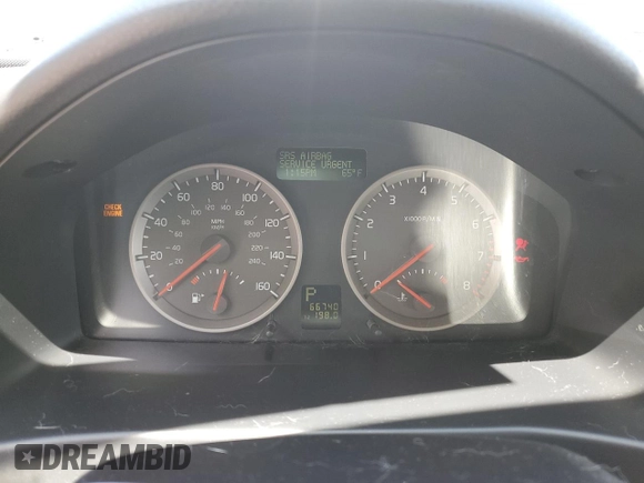 2004 Volvo S40 z VIN YV1MS382742006255, wystawiony jako Copart lot #57217135 z przebiegiem 66 740 mil mil oraz Szkoda całkowita • Salvage title. Historia ofert i sprzedaży dostępna na DreamBid. Obrazek 9.