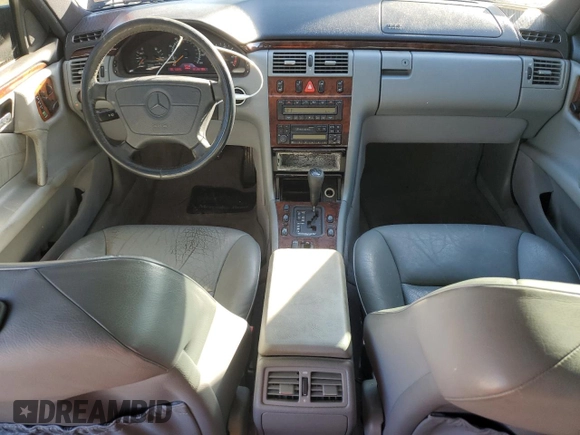 1998 Mercedes-Benz E 320 with VIN WDBJF65F3WA663759, listed as a Copart auction lot 84286624 with 181,447 mi miles and Clean Title. Bid and sale history available at DreamBid. Image 8.