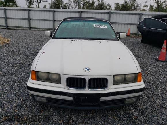 1994 BMW 3 Series 325iC with VIN WBABJ6326RJD36071, listed as a Copart auction lot 86887074 with 104,508 mi miles and Non Repairable. Bid and sale history available at carsss.com. Image 5.