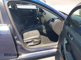 2011 Volkswagen Jetta SE with VIN 3VWDZ7AJ2BM340240, listed as a IAAI auction lot 42726569 with 74,044 mi miles and . Bid and sale history available at DreamBid. Image 5.