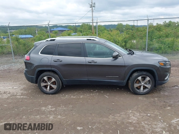 2020 Jeep Cherokee Limited z VIN 1C4PJMDN2LD604705, wystawiony jako IAAI lot #42372155 z przebiegiem 85 937 mil mil oraz . Historia ofert i sprzedaży dostępna na DreamBid. Obrazek 13.