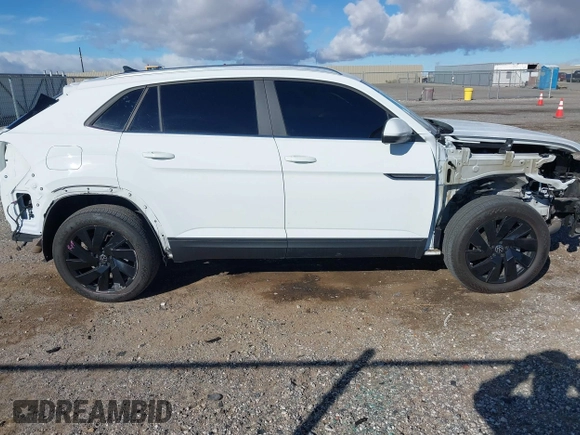 2024 Volkswagen Atlas SE with VIN 1V2KE2CA8RC231006, listed as a IAAI auction lot 41741151 with 15,291 mi miles and . Bid and sale history available at DreamBid. Image 14.