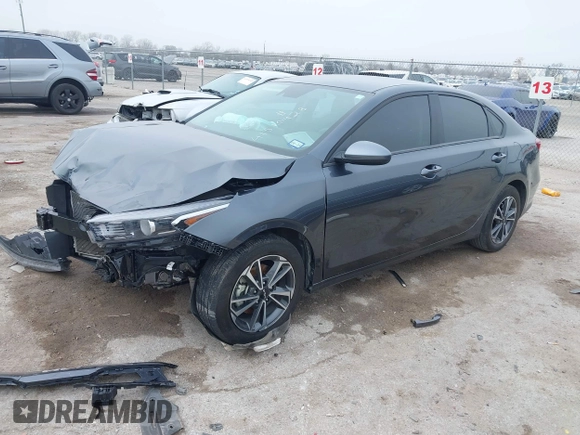 2023 Kia Forte LXS z VIN 3KPF24AD5PE682954, wystawiony jako IAAI lot #41510428 z przebiegiem 15 928 mil mil oraz . Historia ofert i sprzedaży dostępna na DreamBid. Obrazek 17.