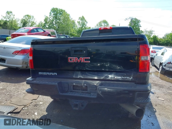 2016 GMC Sierra 2500HD Denali z VIN 1GT12UE84GF259750, wystawiony jako IAAI lot #42221632 z przebiegiem 201 055 mil mil oraz . Historia ofert i sprzedaży dostępna na DreamBid. Obrazek 17.