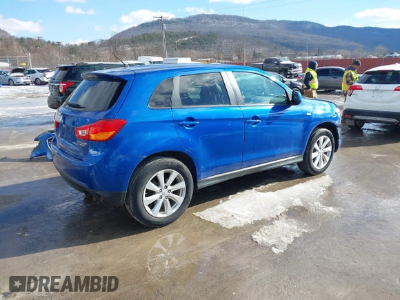 2015 Mitsubishi Outlander ES z VIN 4A4AR3AU0FE008844, wystawiony jako IAAI lot #41531750 z przebiegiem 51 185 mil mil oraz . Historia ofert i sprzedaży dostępna na DreamBid. Obrazek 4.