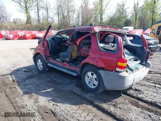 2007 Ford Escape XLS with VIN 1FMYU92Z57KB17526, listed as a IAAI auction lot 31863470 with 122,236 mi miles. Bid and sale history available at carsss.com. Image 3.