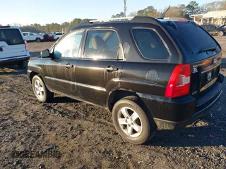 2009 Kia Sportage LX with VIN KNDJE723397585036, listed as a IAAI auction lot 41331868 with 208,268 mi miles and . Bid and sale history available at carsss.com. Image 3.