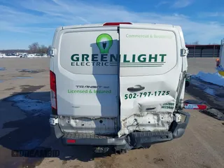 2017 Ford Transit с VIN 1FTYE1YM1HKA37236, выставлен на аукционе IAAI как лот 41353640 с пробегом Не указан миль и . История ставок и продаж доступна на DreamBid. Изображение 17.