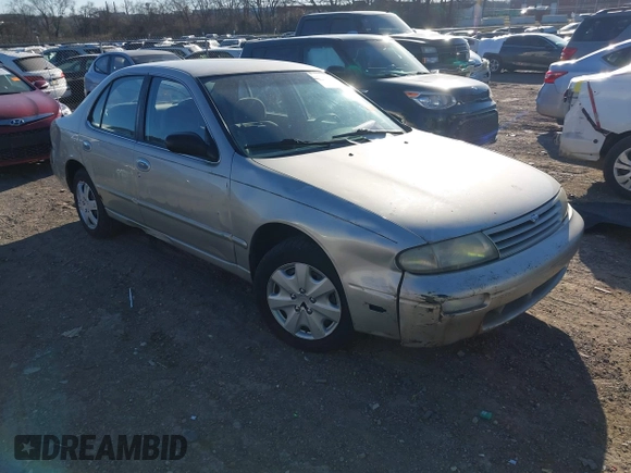 1995 Nissan Altima XE with VIN 1N4BU31D08C201209, listed as a IAAI auction lot 41687822 with 184,247 mi miles. Bid and sale history available at carsss.com. Image 1.