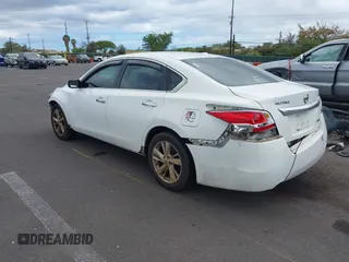 2013 Nissan Altima SV with VIN 1N4AL3AP6DN456737, listed as a IAAI auction lot 42490294 with 61,481 mi miles and . Bid and sale history available at DreamBid. Image 3.