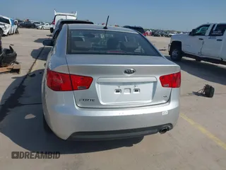 2010 Kia Forte SX с VIN KNAFW4A34A5116442, выставлен на аукционе IAAI как лот 42202552 с пробегом 133 303 миль миль и . История ставок и продаж доступна на DreamBid. Изображение 16.