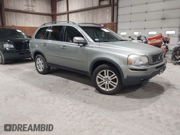 2007 Volvo XC90 I6 with VIN YV4CZ982071347164, listed as a IAAI auction lot 42020061 with 121,349 mi miles. Bid and sale history available at carsss.com. Image 1.
