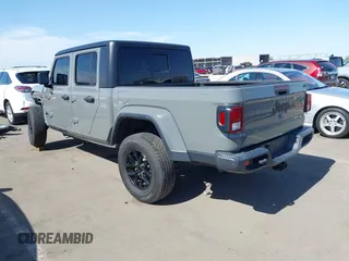 2022 Jeep Gladiator Texas Trail with VIN 1C6HJTAG5NL132990, listed as a IAAI auction lot 42514388 with 38,601 mi miles and . Bid and sale history available at DreamBid. Image 3.