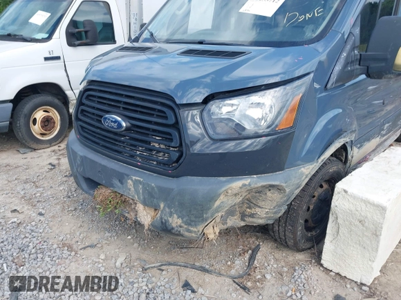 2019 Ford Transit z VIN 1FTYR3XMXKKB33312, wystawiony jako IAAI lot #42253712 z przebiegiem 68 590 mil mil oraz . Historia ofert i sprzedaży dostępna na DreamBid. Obrazek 6.