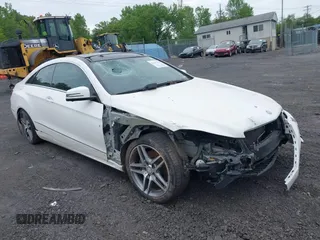 2014 Mercedes-Benz E 350 с VIN WDDKJ8JB0EF269999, выставлен на аукционе IAAI как лот 42297150 с пробегом 89 903 миль миль и . История ставок и продаж доступна на DreamBid. Изображение 1.
