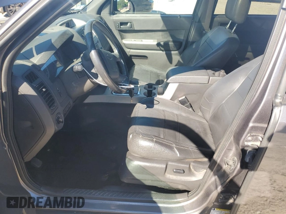 2011 Ford Escape XLT z VIN 1FMCU9D78BKC35522, wystawiony jako Copart lot #65952115 z przebiegiem 130 875 mil mil oraz Czysty tytuł • Clean title. Historia ofert i sprzedaży dostępna na DreamBid. Obrazek 7.