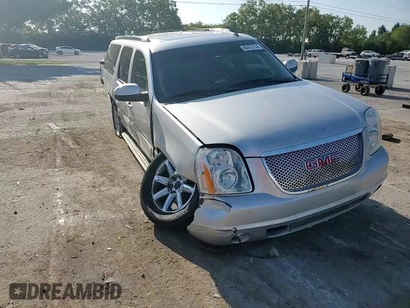 2014 GMC Yukon XL Denali with VIN 1GKS2MEF1ER223078, listed as a Copart auction lot 68473154 with 228,301 mi miles and Salvage Title. Bid and sale history available at carsss.com. Image 12.