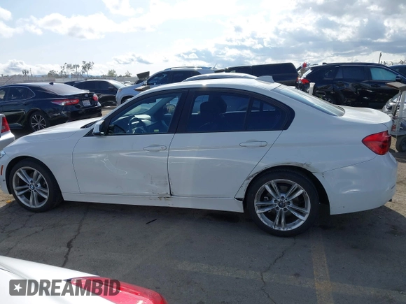 2018 BMW 3 Series 320i with VIN WBA8A9C54JAH12017, listed as a IAAI auction lot 41921292 with 49,267 mi miles. Bid and sale history available at carsss.com. Image 14.
