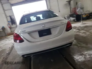 2019 Mercedes-Benz C 300 z VIN 55SWF8EB8KU321336, wystawiony jako Copart lot #54415305 z przebiegiem 90 670 mil mil oraz Szkoda całkowita • Salvage title. Historia ofert i sprzedaży dostępna na DreamBid. Obrazek 6.