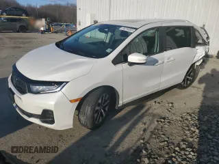 2025 Honda Odyssey EX-L with VIN 5FNRL6H60SB005200, listed as a Copart auction lot 45318305 with 3,250 mi miles and Salvage Title. Bid and sale history available at carsss.com. Image 1.