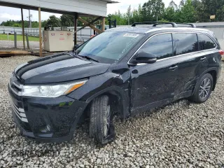 2018 Toyota Highlander SE z VIN 5TDJZRFHXJS821925, wystawiony jako Copart lot #56597305 z przebiegiem 36 232 mil mil oraz Szkoda całkowita • Salvage title. Historia ofert i sprzedaży dostępna na DreamBid. Obrazek 1.