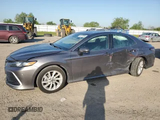 2024 Toyota Camry LE z VIN 4T1C11AK8RU219807, wystawiony jako Copart lot #52217875 z przebiegiem 18 564 mil mil oraz Szkoda całkowita • Salvage title. Historia ofert i sprzedaży dostępna na DreamBid. Obrazek 1.