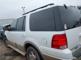 2005 Ford Expedition Eddie Bauer with VIN 1FMFU17585LA25879, listed as a IAAI auction lot 41694118 with 196,715 mi miles. Bid and sale history available at carsss.com. Image 14.