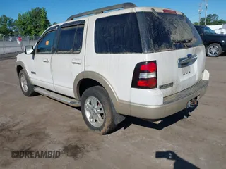 2008 Ford Explorer Eddie Bauer z VIN 1FMEU74E68UA27261, wystawiony jako IAAI lot #42319092 z przebiegiem 226 551 mil mil oraz . Historia ofert i sprzedaży dostępna na DreamBid. Obrazek 3.