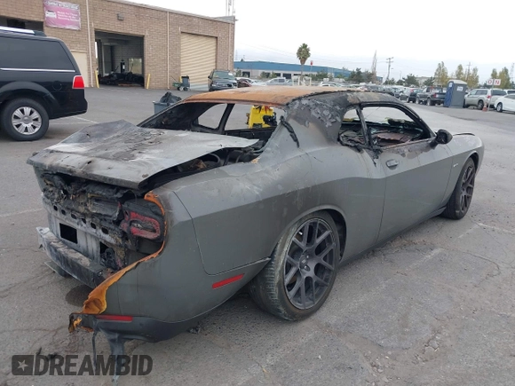 2017 Dodge Challenger R/T Shaker z VIN 2C3CDZBTXHH663987, wystawiony jako IAAI lot #40367339 z przebiegiem Nie podano mil oraz . Historia ofert i sprzedaży dostępna na DreamBid. Obrazek 4.