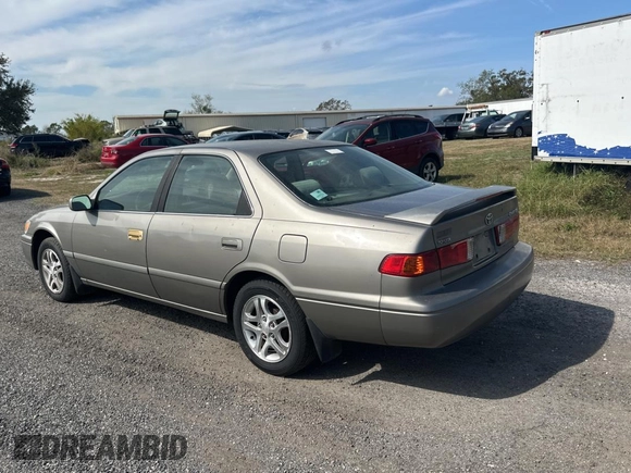 2000 Toyota Camry CE with VIN 4T1BG22K0YU002152, listed as a Copart auction lot 44409315 with 366,513 mi miles and Clean Title. Bid and sale history available at DreamBid. Image 3.