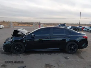 2025 Toyota Camry LE z VIN 4T1DAACK5SU523507, wystawiony jako IAAI lot #41389041 z przebiegiem 5 027 mil mil oraz . Historia ofert i sprzedaży dostępna na DreamBid. Obrazek 14.