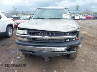 2000 Chevrolet Silverado 1500 LS with VIN 2GCEK19T3Y1266020, listed as a IAAI auction lot 42060263 with 270,921 mi miles. Bid and sale history available at carsss.com. Image 12.