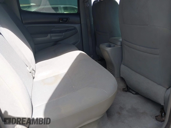 2006 Toyota Tacoma PreRunner z VIN 5TEJU62N56Z317981, wystawiony jako IAAI lot #41647457 z przebiegiem 254 512 mil mil oraz . Historia ofert i sprzedaży dostępna na DreamBid. Obrazek 8.