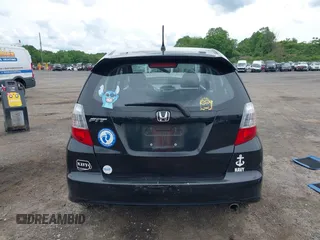 2009 Honda Fit Sport с VIN JHMGE88459S068865, выставлен на аукционе IAAI как лот 42351113 с пробегом 153 884 миль миль и . История ставок и продаж доступна на DreamBid. Изображение 16.