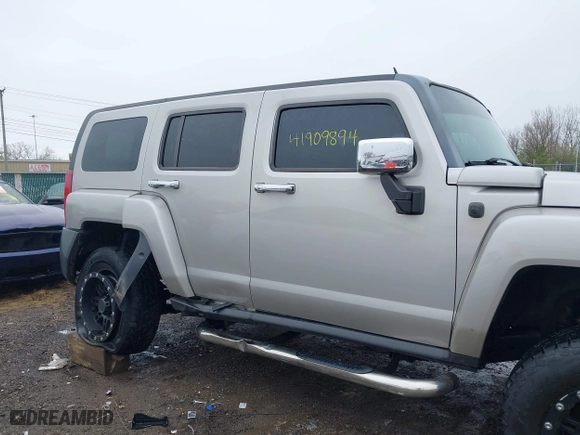2006 Hummer H3 with VIN 5GTDN136168100264, listed as a IAAI auction lot 41909894 with 136,284 mi miles. Bid and sale history available at carsss.com. Image 13.