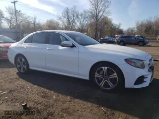 2017 Mercedes-Benz E-Class E 300 Luxury with VIN WDDZF4KB4HA237954, listed as a Copart auction lot 53311175 with 73,130 mi miles and Salvage Title. Bid and sale history available at carsss.com. Image 4.