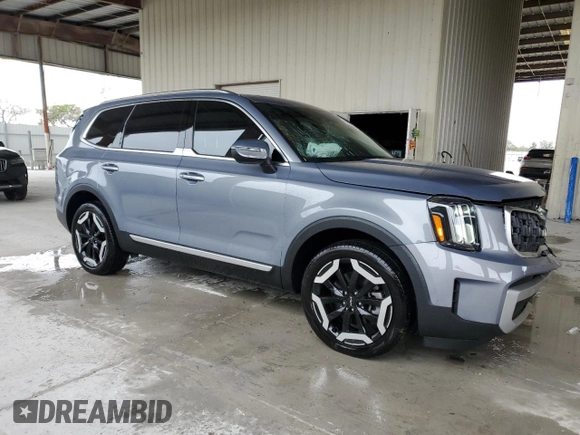 2023 Kia Telluride EX with VIN 5XYP34GC7PG353420, listed as a Copart auction lot 41906525 with 15,180 mi miles and Salvage title. Bid and sale history available at DreamBid. Image 4.