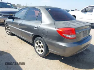 2005 Kia Rio with VIN KNADC125356379472, listed as a IAAI auction lot 41685248 with 175,338 mi miles. Bid and sale history available at carsss.com. Image 3.