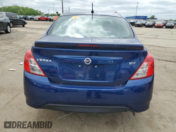 2019 Nissan Versa SV z VIN 3N1CN7AP7KL878228, wystawiony jako Copart lot #57485445 z przebiegiem Nie podano mil oraz Czysty tytuł • Clean title. Historia ofert i sprzedaży dostępna na DreamBid. Obrazek 6.