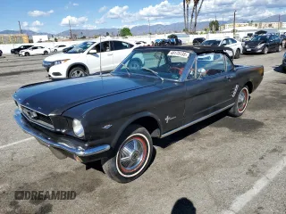1966 Ford Mustang z VIN 6R08A210580, wystawiony jako Copart lot #48175135 z przebiegiem 9891 mil mil oraz Tytuł czysty. Historia ofert i sprzedaży dostępna na DreamBid. Obrazek 1.