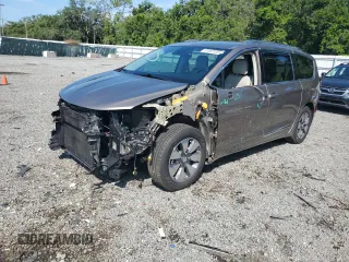 2018 Chrysler Pacifica Hybrid Limited с VIN 2C4RC1N73JR183492, выставлен на аукционе Copart как лот 61833135 с пробегом 60 167 миль миль и Списание • Salvage title. История ставок и продаж доступна на DreamBid. Изображение 1.