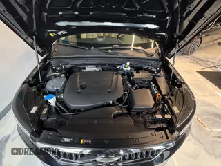 2024 Volvo XC40 Plus Bright Theme z VIN YV4L12UE6R2216347, wystawiony jako Copart lot #53724375 z przebiegiem 11 885 mil mil oraz Czysty tytuł • Clean title. Historia ofert i sprzedaży dostępna na DreamBid. Obrazek 7.